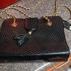 Luxurious Gold and Black Quilted Shoulder Bag